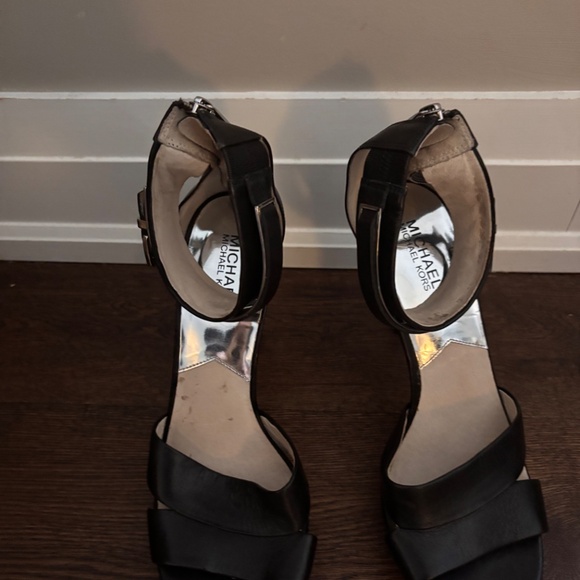 Michael Kors Leather Stilettos Size 10 - Picture 3 of 3